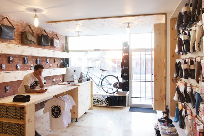 Interno di Bikes on Wheels